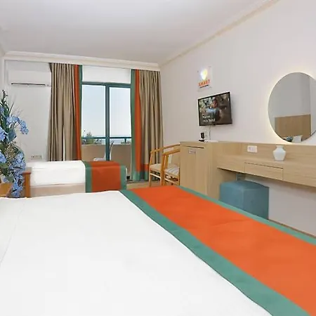 Club Mirabell Szálloda Elikesik