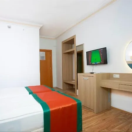 Szálloda Club Mirabell Elikesik